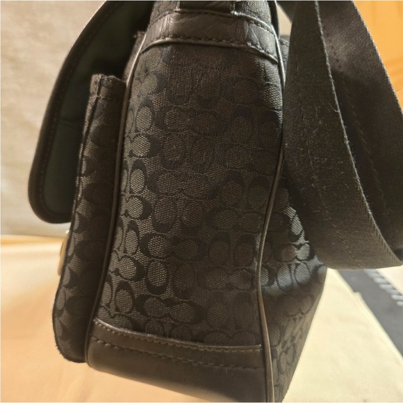 Coach Signature Black Messenger Bag - EUC - Picture 3 of 11